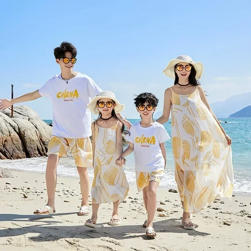 Vacation Couple Look Family Clothes Mom Daughter Resort Dress Holiday Beach2PCS Sets Cute Outfits Dad Son Baby T-Shirts Shorts