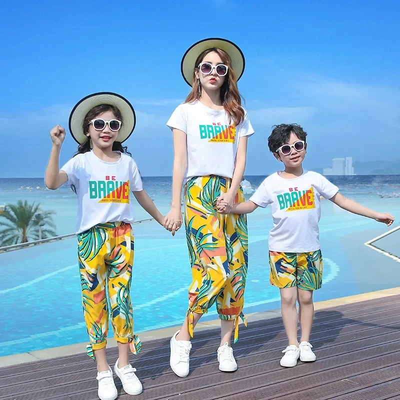 Summer Beach Vacation Family Matching Set Mom Daughter Sleeve T-Shirt Cropped Pants Kids Clothes Outfit Whole Family Look Short