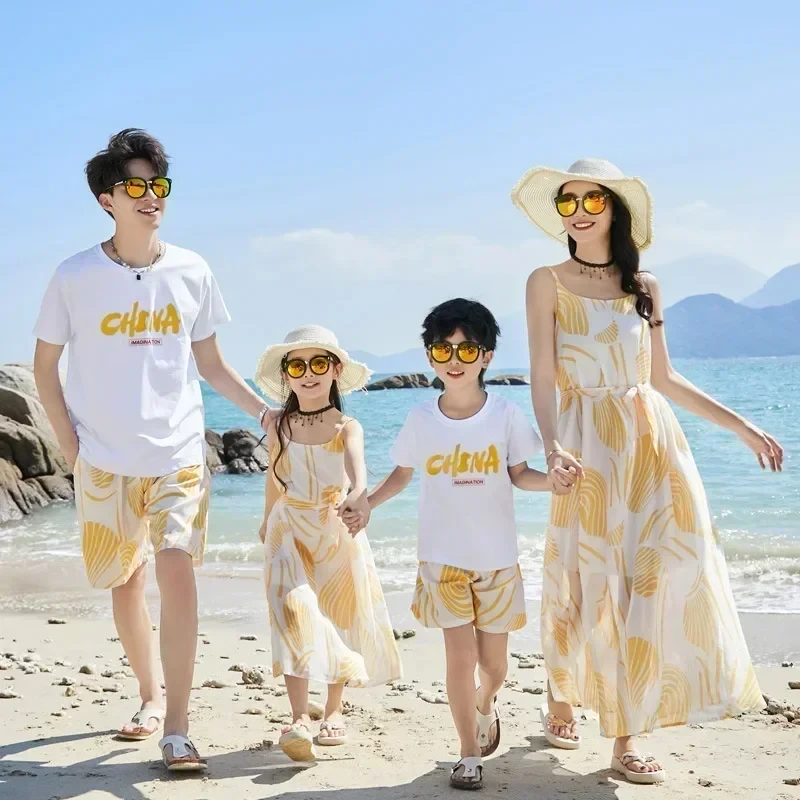 Vacation Couple Look Family Clothes Mom Daughter Resort Dress Holiday Beach2PCS Sets Cute Outfits Dad Son Baby T-Shirts Shorts