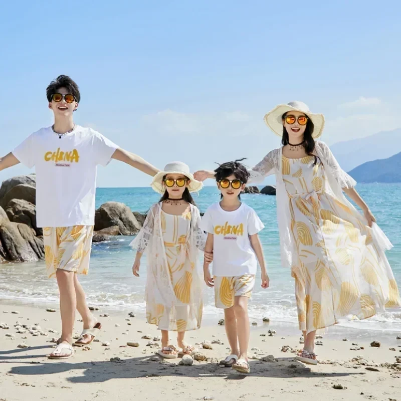 Vacation Couple Look Family Clothes Mom Daughter Resort Dress Holiday Beach2PCS Sets Cute Outfits Dad Son Baby T-Shirts Shorts